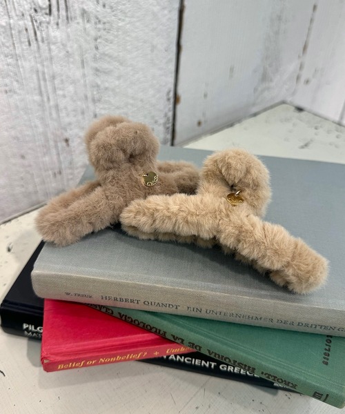 デニムリメイク☆ファー✨ハラコ✨付ヘアクリップ ファーヘアクリップ | c h é m e