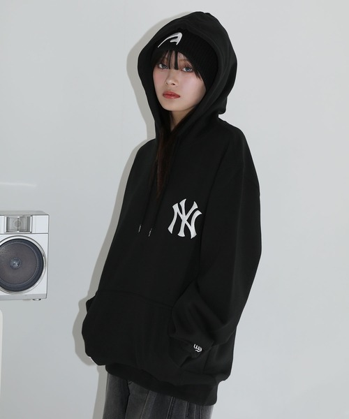 MSG(エムエスジー)の「NEWERA 【日本未発売・WEB限定】 MLBニューヨークヤンキース スリーブパッチプルパーカー(パーカー・メンズ・ブラック・L/M/XL/S)」の4枚目の写真
