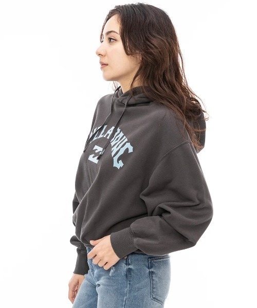 BILLABONG(ビラボン)の「BILLABONG レディース ARCH LOGO SWEAT PARK パーカー/ビラボンショート丈プルオーバーパーカー・フーディー(パーカー・レディース・アイボリー/オフホワイト/パープル系その他/グリーン系その他・LARGE/MEDIUM)」の7枚目の写真