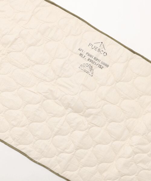 PUEBCO（プエブコ）の「VINTAGE PARACHUTE LINE QUILTED BLANKET（ブランケット・メンズ・ホワイト×グリーン/ホワイト×ホワイト・ONE SIZE）」の8枚目の写真