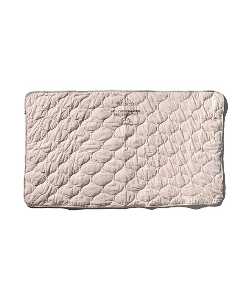 PUEBCO（プエブコ）の「VINTAGE PARACHUTE LINE QUILTED BLANKET（ブランケット・メンズ・ホワイト×グリーン/ホワイト×ホワイト・ONE SIZE）」の6枚目の写真
