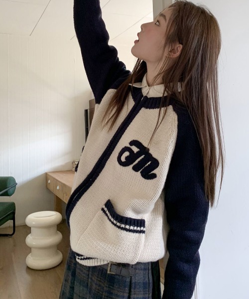 AsRiRe(アスリレイ)の「前英文字ロゴ ジップアップニットカーディガン(ニット/セーター・レディース・ネイビー/ブラウン・M)」の19枚目の写真