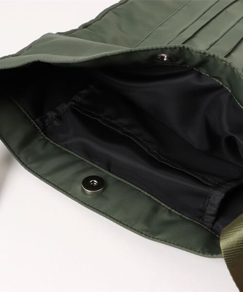 UN3D.(アンスリード)の「MA-1 POCKET TOTE / MA-1ポケットトート(トートバッグ・レディース・ブラック/カーキ/ベージュ・FREE)」の12枚目の写真