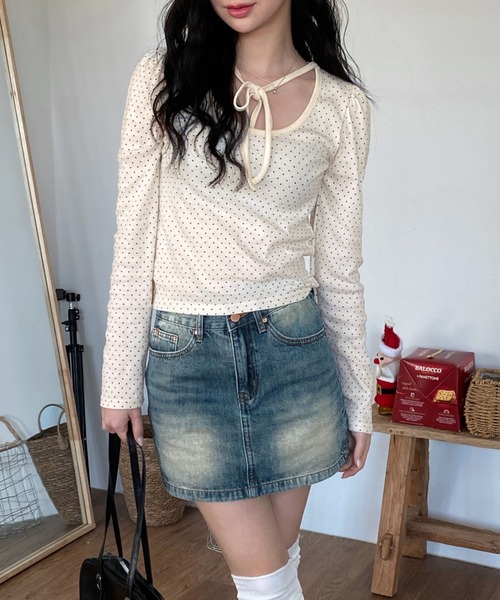 by muni:r（バイ ムニール）の「ドットロングスリーブUネックTシャツ（Tシャツ/カットソー・レディース・ブラック/クリーム・FREE）」の2枚目の写真