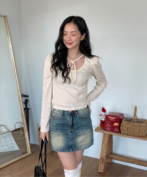 by muni:r（バイ ムニール）の「ドットロングスリーブUネックTシャツ（Tシャツ/カットソー・レディース・ブラック/クリーム・FREE）」の14枚目の写真