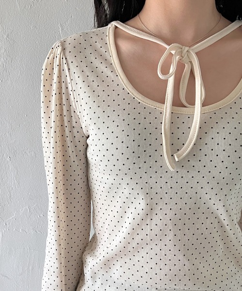 by muni:r（バイ ムニール）の「ドットロングスリーブUネックTシャツ（Tシャツ/カットソー・レディース・ブラック/クリーム・FREE）」の19枚目の写真