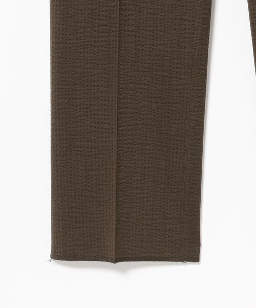 BEAMS F（ビームスエフ）の「【別注】EMINENTO by H .Osaku / ミックスファブリック シアサッカー 2プリーツ サイドアジャスター ワイドスラックス（スラックス・メンズ・ブラウン・44/46/48/50/52/42）」の6枚目の写真