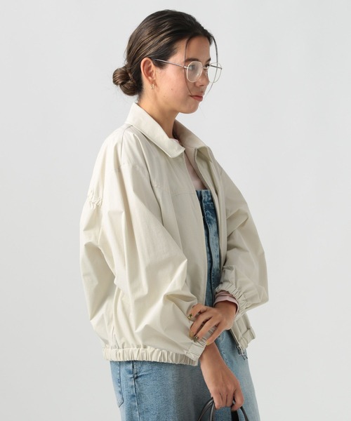 BAYFLOW（ベイフロー）の「[軽量!!シワになりにくい]Ｗジップギャザーブルゾン（ブルゾン・レディース・アイボリー/ブラック・SMALL/MEDIUM）」の16枚目の写真