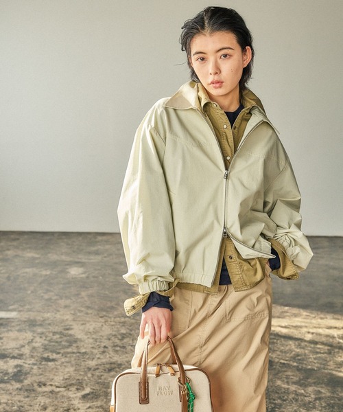 BAYFLOW（ベイフロー）の「[軽量!!シワになりにくい]Ｗジップギャザーブルゾン（ブルゾン・レディース・アイボリー/ブラック・SMALL/MEDIUM）」の12枚目の写真