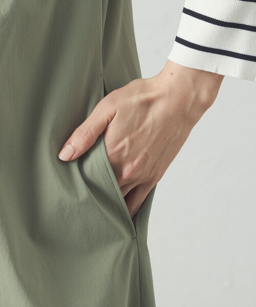 CAST:(キャストコロン)の「【イチオシ/機能性素材】サロペットパンツ(ワンピース・レディース・ブラック/グリーン・M/S)」の12枚目の写真