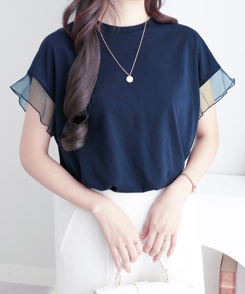 alotta(アロッタ)の「チュールの抜け感が可愛いく涼しい! 袖チュールデザイン綿混Tシャツ【6サイズ展開】(Tシャツ/カットソー・レディース・ライトグリーン/ブラック/ダークラベンダー/グレイッシュベージュ/ネイビー/ホワイト・LL/L/M/3L/4L/5L)」の5枚目の写真