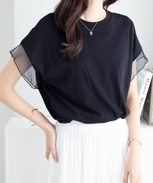alotta(アロッタ)の「チュールの抜け感が可愛いく涼しい! 袖チュールデザイン綿混Tシャツ【6サイズ展開】(Tシャツ/カットソー・レディース・ライトグリーン/ブラック/ダークラベンダー/グレイッシュベージュ/ネイビー/ホワイト・LL/L/M/3L/4L/5L)」の1枚目の写真