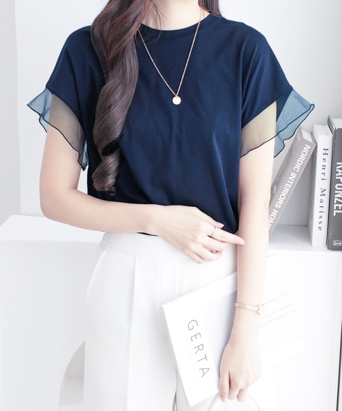 alotta(アロッタ)の「チュールの抜け感が可愛いく涼しい! 袖チュールデザイン綿混Tシャツ【6サイズ展開】(Tシャツ/カットソー・レディース・ライトグリーン/ブラック/ダークラベンダー/グレイッシュベージュ/ネイビー/ホワイト・LL/L/M/3L/4L/5L)」の13枚目の写真
