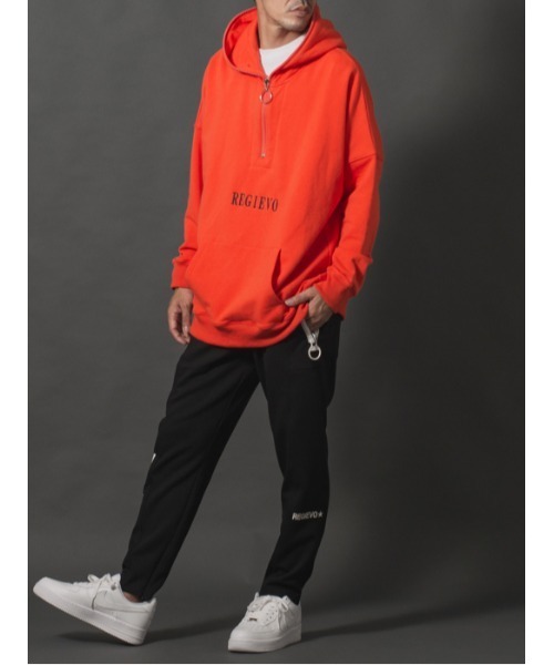 REGIEVO（レジエボ）の「【REGIEVO】サイドロゴプリント / スタイリッシュ ジョガーパンツ（スウェットパンツ・メンズ・オフホワイト/ブラック・X-LARGE/LARGE/MEDIUM）」の11枚目の写真