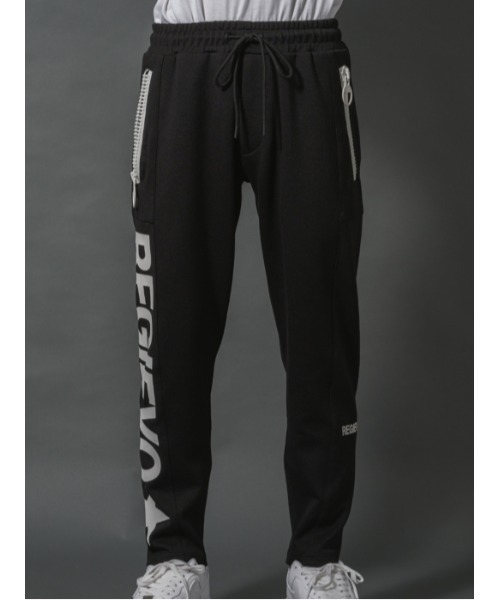 REGIEVO（レジエボ）の「【REGIEVO】サイドロゴプリント / スタイリッシュ ジョガーパンツ（スウェットパンツ・メンズ・オフホワイト/ブラック・X-LARGE/LARGE/MEDIUM）」の13枚目の写真