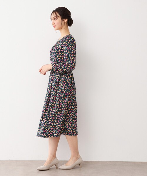LAURA ASHLEY(ローラアシュレイ)の「【ジャージ素材/洗える/同柄アイテムあり】ポリアンサス柄スカート(スカート・レディース・グレー系5/ネイビー系・38/40)」の11枚目の写真