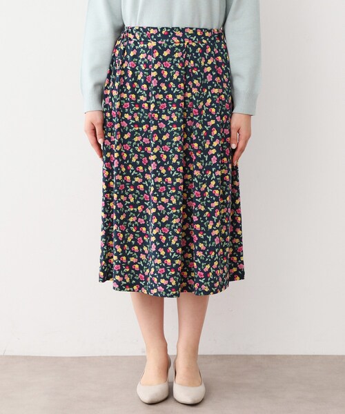 LAURA ASHLEY(ローラアシュレイ)の「【ジャージ素材/洗える/同柄アイテムあり】ポリアンサス柄スカート(スカート・レディース・グレー系5/ネイビー系・38/40)」の8枚目の写真