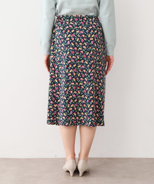 LAURA ASHLEY(ローラアシュレイ)の「【ジャージ素材/洗える/同柄アイテムあり】ポリアンサス柄スカート(スカート・レディース・グレー系5/ネイビー系・38/40)」の6枚目の写真