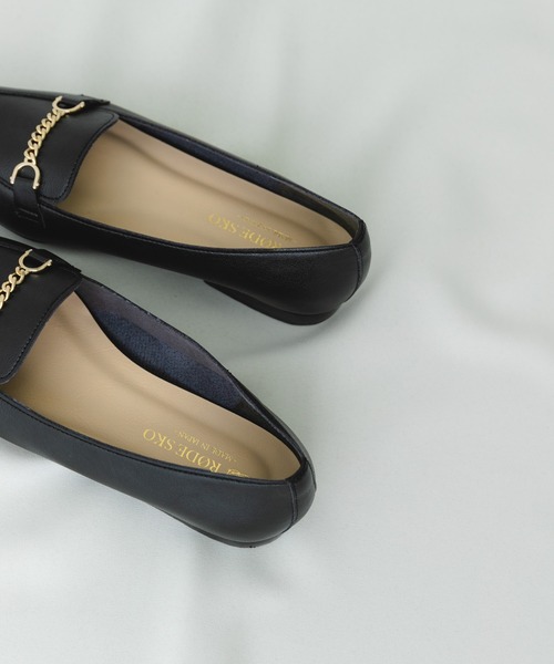 RODE SKO（ロデスコ）の「『MADE IN JAPAN』プチチェーンフラットシューズ（ローファー・レディース・ライトグレー/ホワイト/ブラック・36/37/38）」の6枚目の写真