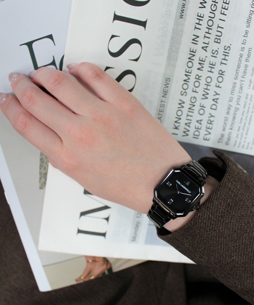 KARL LAGERFELD(カールラガーフェルド)の「「KARL LAGERFELD/カール・ラガーフェルド」スクエア クラシック -クリスタル ダイヤル シルバー ブレスレット(アナログ腕時計・レディース・シルバー×ブラック/ブラック/シルバー×キュービック・FREE)」の1枚目の写真