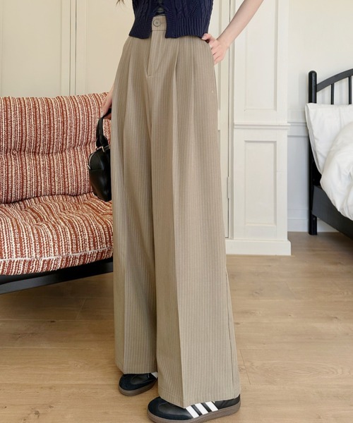 Ada.（エイダ）の「ピンストライプ ワイド スラックス（スラックス・レディース・アイボリー/ブラック/グレー/ネイビー/ベージュ/ブラウン・M/L/S）」の5枚目の写真