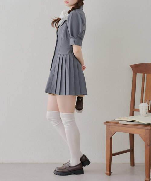 Another Branch olive des olive(アナザーブランチオリーブデオリーブ)の「【@reve.perle_セレクト】サイドプリーツミニワンピース(ワンピース・レディース・ベージュ/ネイビー/チャコールグレー・FREE)」の7枚目の写真