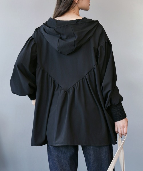 TeddyShop（テディショップ）の「【UVカット率 99%以上/接触冷感/大きいサイズ有】レディース水着 ぽわん袖が可愛い。長袖フード付きハイネックフレアラッシュパーカー 水陸両用 水着体型カバー（ラッシュガード・レディース・チャコールグレー/ホワイト/ブラック/カーキ・LL/L/S/M）」の19枚目の写真