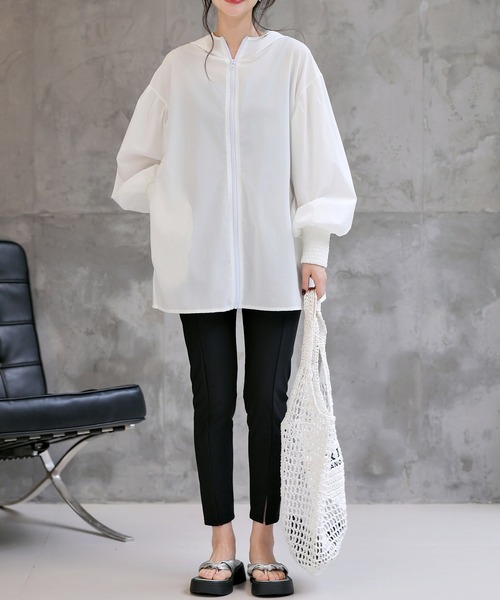 TeddyShop（テディショップ）の「【UVカット率 99%以上/接触冷感/大きいサイズ有】レディース水着 ぽわん袖が可愛い。長袖フード付きハイネックフレアラッシュパーカー 水陸両用 水着体型カバー（ラッシュガード・レディース・チャコールグレー/ホワイト/ブラック/カーキ・LL/L/S/M）」の12枚目の写真