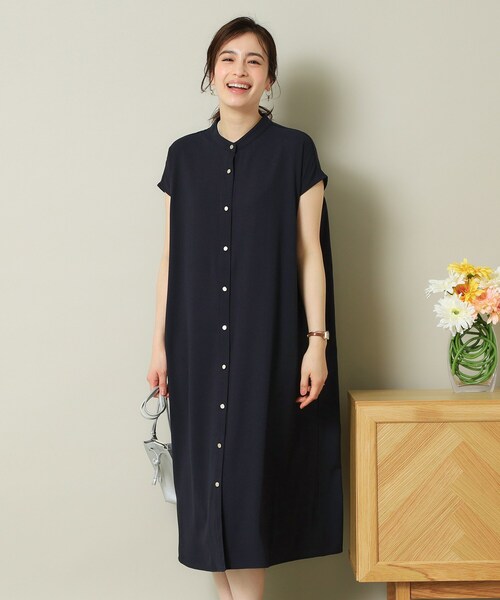 ITS'DEMO（イッツデモ）の「【UVケア／吸水速乾／洗濯機OK／冷感】麻調合繊前開きワンピース＜ラク服シリーズ＞（ワンピース・レディース・レッド系/ピンク系その他/ブルー/ネイビー・00）」の3枚目の写真