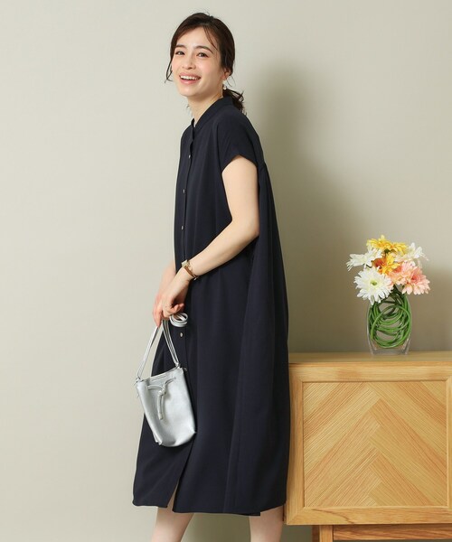 ITS'DEMO（イッツデモ）の「【UVケア／吸水速乾／洗濯機OK／冷感】麻調合繊前開きワンピース＜ラク服シリーズ＞（ワンピース・レディース・レッド系/ピンク系その他/ブルー/ネイビー・00）」の15枚目の写真