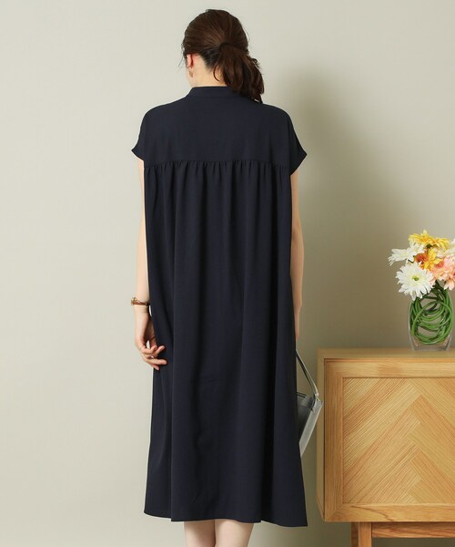 ITS'DEMO（イッツデモ）の「【UVケア／吸水速乾／洗濯機OK／冷感】麻調合繊前開きワンピース＜ラク服シリーズ＞（ワンピース・レディース・レッド系/ピンク系その他/ブルー/ネイビー・00）」の16枚目の写真