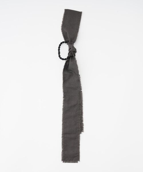 LANVIN en Bleu（ランバンオンブルー）の「フリンジロングリボンヘアゴム（ヘアゴム・レディース・ブラック/チャコールグレー・FREE）」の3枚目の写真