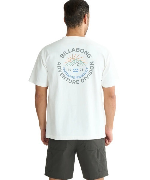 BILLABONG（ビラボン）の「BILLABONG メンズ 【A/DIV.】 ROCKIES Tシャツ 【2025年夏モデル】/ビラボンバックプリント半袖Tシャツ（Tシャツ/カットソー・メンズ・ホワイト/ブラック/ブルー系その他・LARGE/MEDIUM/X-LARGE）」の5枚目の写真