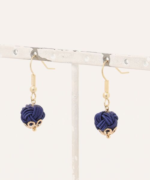 tone（トーン）の「【Shin】[Shin]水引の玉結びピアス(MA)（ピアス（両耳用）・レディース・ブルー系その他/ネイビー/ホワイト/ダークグリーン/パープル/ベージュ系その他/サックスブルー/ブラック/クリーム/ベージュ系2/ブルー・FREE）」の8枚目の写真
