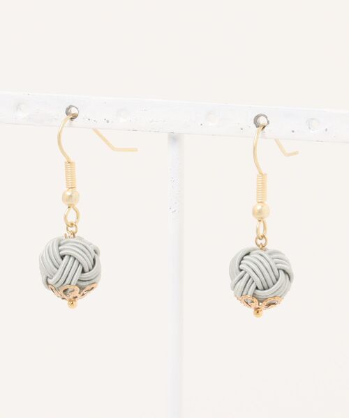 tone（トーン）の「【Shin】[Shin]水引の玉結びピアス(MA)（ピアス（両耳用）・レディース・ブルー系その他/ネイビー/ホワイト/ダークグリーン/パープル/ベージュ系その他/サックスブルー/ブラック/クリーム/ベージュ系2/ブルー・FREE）」の2枚目の写真