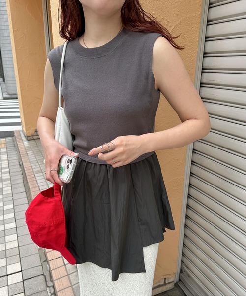 PILIT（ピリット）の「ランダムヘム切替ノースリニット（ニット/セーター・レディース・チャコールグレー/アイボリー/イエロー・MEDIUM）」の4枚目の写真