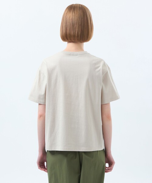 MACKINTOSH PHILOSOPHY（ﾏｯｷﾝﾄｯｼｭ ﾌｨﾛｿﾌｨｰ）の「ライティングロゴ刺しゅうTシャツ（Tシャツ/カットソー・レディース・オフホワイト/ライトブルー/ベージュ・38）」の9枚目の写真