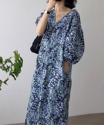 CADBURY（キャドバリー）の「小花ﾌﾟﾘﾝﾄVﾈｯｸﾎﾞﾘｭｰﾑﾊﾟﾌﾜﾝﾋﾟｰｽ（ワンピース）」