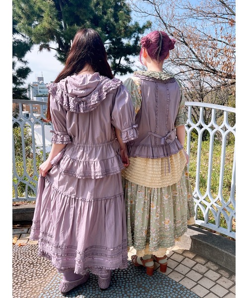 ピンクハウス　ローンフリル使いデニムケープ セール】 ローンフリル使いデニムケープ （Gジャン・デニムジャケット