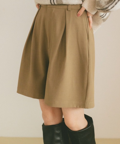 VANNIE U（ヴァニーユー）の「タックショートパンツ（その他パンツ・レディース・ブラウン/ブラック・FREE）」の2枚目の写真