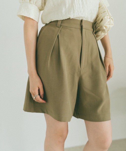 Apuweiser-riche タックショートパンツ Apuweiser-riche（アプワイザーリッシェ）の「タックショート