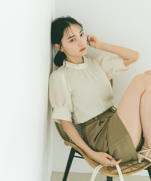 【関税込み】Holzweiler ベージュ Fusan ショートパンツ Holzweilerのベージュ Fusan ショートパンツがセール中