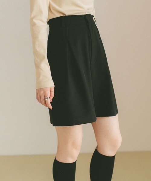 VANNIE U（ヴァニーユー）の「タックショートパンツ（その他パンツ・レディース・ブラウン/ブラック・FREE）」の4枚目の写真