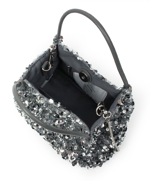 Beau're(ヴュレ)の「BEAURE Sequined Mini ショルダー Bag(ショルダーバッグ・レディース・シルバー/ブラック・FREE)」の14枚目の写真
