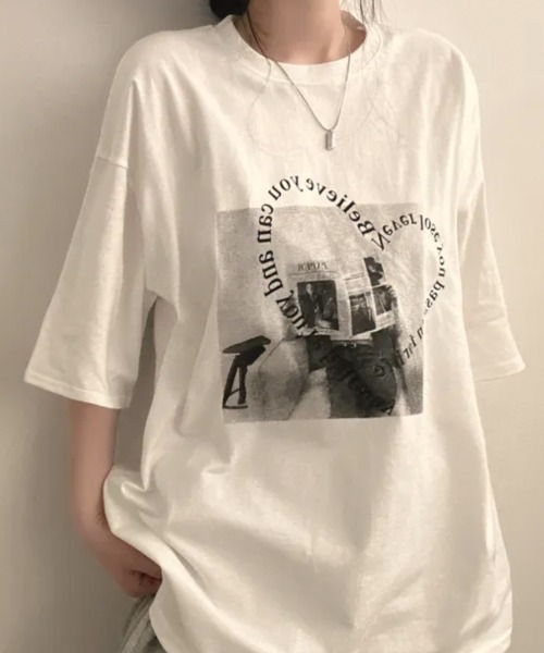 NANAHACHI(ナナハチ)の「ハート文字プリント ボクシー 半袖Tシャツ(Tシャツ/カットソー・レディース・アイボリー/ブラック・FREE)」の3枚目の写真