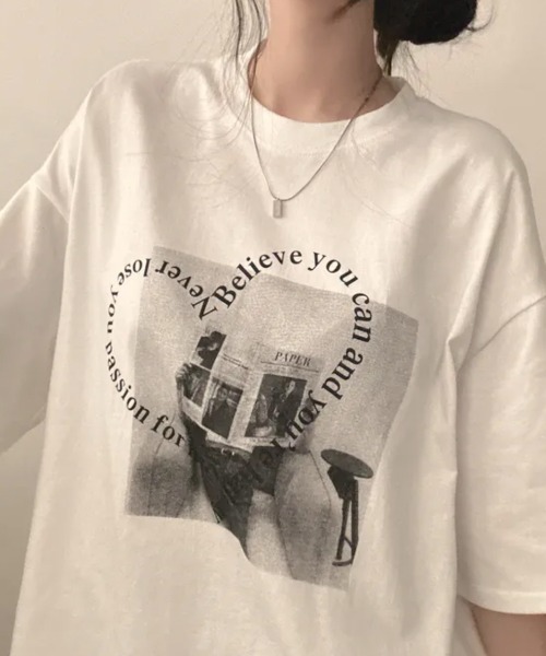 NANAHACHI(ナナハチ)の「ハート文字プリント ボクシー 半袖Tシャツ(Tシャツ/カットソー・レディース・アイボリー/ブラック・FREE)」の4枚目の写真