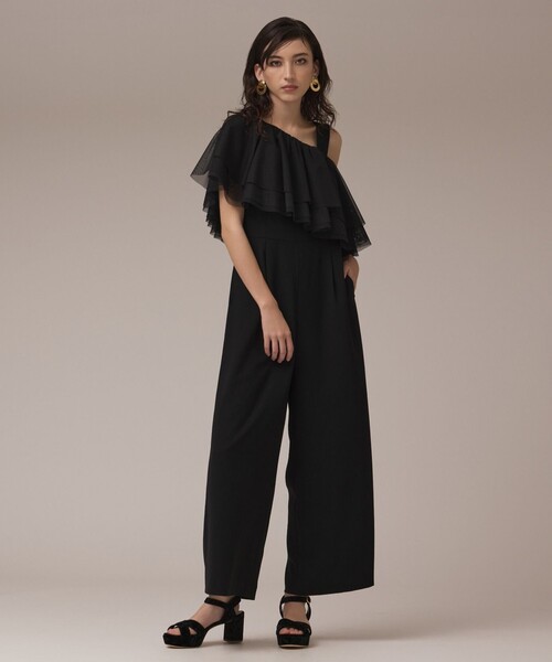 GRACE CONTINENTAL（グレースコンチネンタル）の「フリルケープサロペット（サロペット/オーバーオール・レディース・ブラック/グレー・36/38）」の2枚目の写真