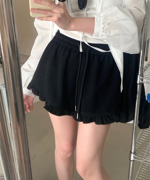 Jasmine Grandiflorum（ジャスミングランディフローラム）の「【Jasmine】裾フリルスウェットショートパンツ（その他パンツ・レディース・ブラック/ライトグレー・FREE）」の5枚目の写真