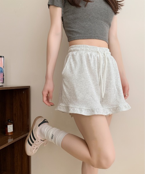 Jasmine Grandiflorum（ジャスミングランディフローラム）の「【Jasmine】裾フリルスウェットショートパンツ（その他パンツ・レディース・ブラック/ライトグレー・FREE）」の13枚目の写真