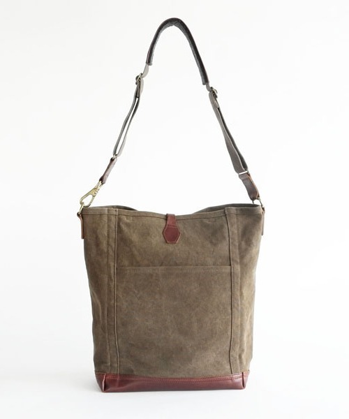 ARTS & CRAFTS(アーツアンドクラフト)の「アーツアンドクラフツ / AGING CANVAS エイジングキャンバス / ONE STRAP CARRY ALL ワンストラップキャリーオール(ショルダーバッグ・メンズ・オリーブ/タン・FREE)」の10枚目の写真